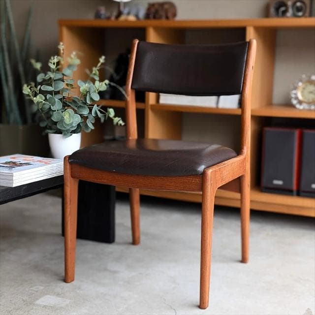 デンマークd-scanのヴィンテージチークフレームダイニングチェア