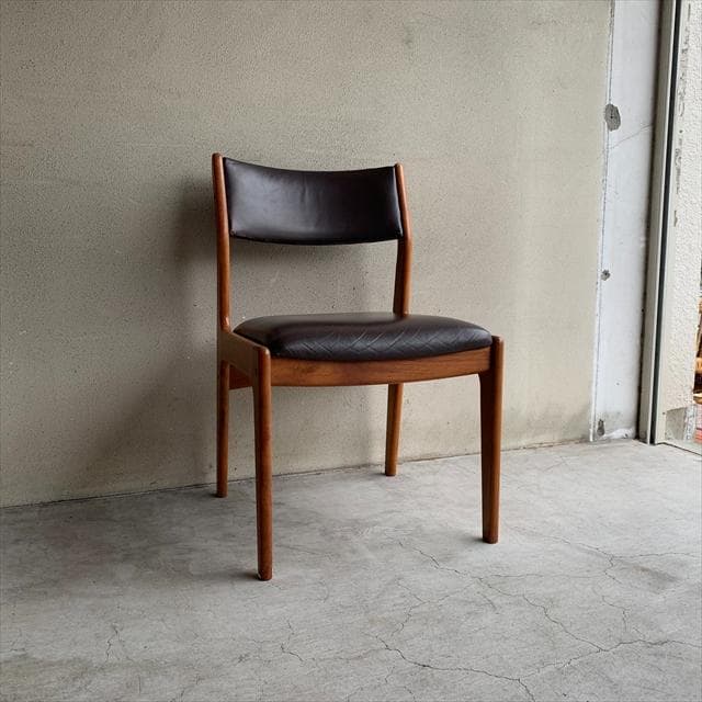 デンマークd-scanのヴィンテージチークフレームダイニングチェア