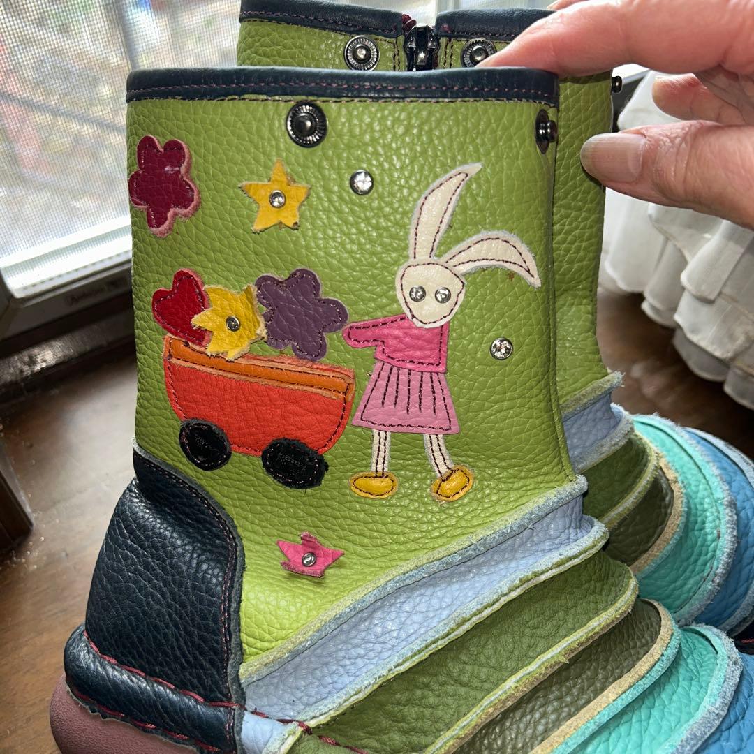 エスタシオンブーツ革のアップリッケ　グリーンとマルチカラー　Ｍ