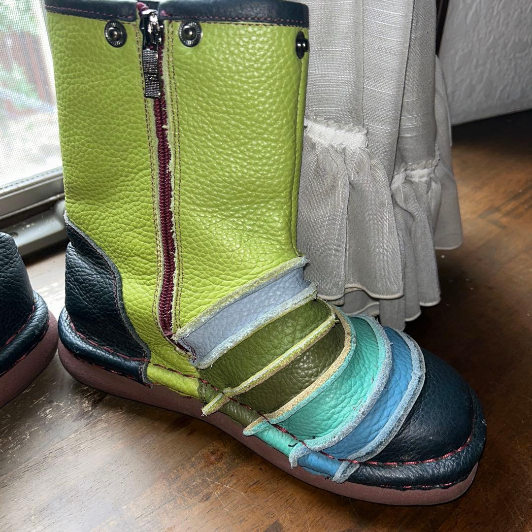 エスタシオンブーツ革のアップリッケ　グリーンとマルチカラー　Ｍ
