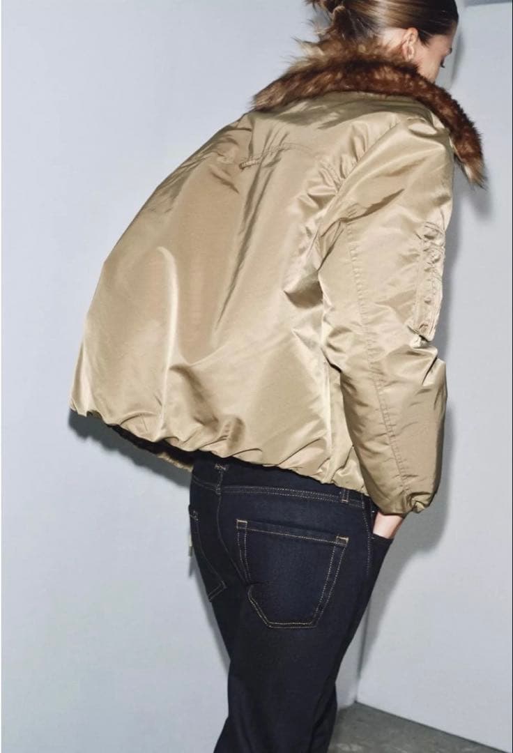 ZARA ザラ　フェイクファー襟ボンバージャケット