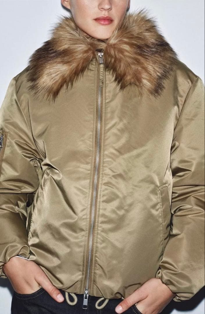 ZARA ザラ　フェイクファー襟ボンバージャケット