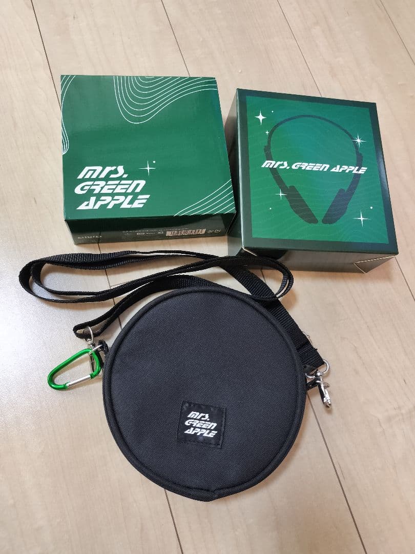 ミセスグリーンアップル　ポータブルCDプレイヤー・ヘッドフォンセット