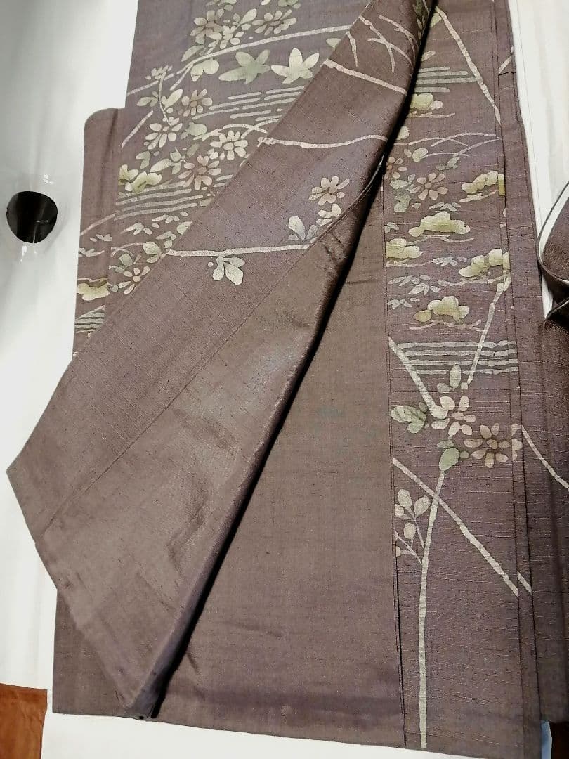 結城紬　ろうけつ染め　草花　着物　一つ紋　蔦紋