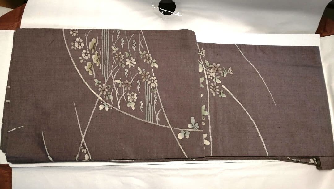 結城紬　ろうけつ染め　草花　着物　一つ紋　蔦紋