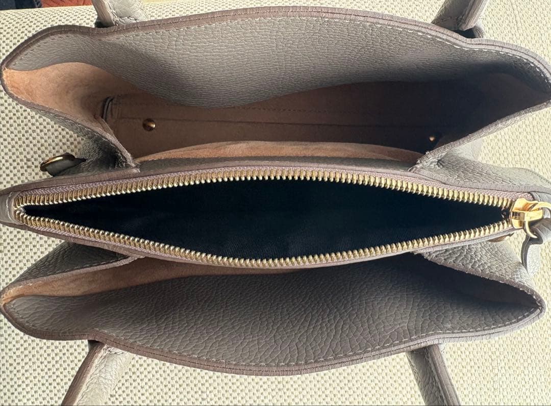 美品IACUCCIベラール2wayショルダーバッグ ハンドバッグ グレージュ