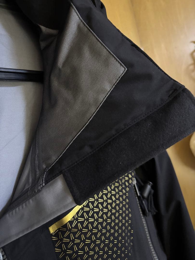 【新品未使用品】リミテッドプロ　ゴアテックスプロレインスーツ　サイズL