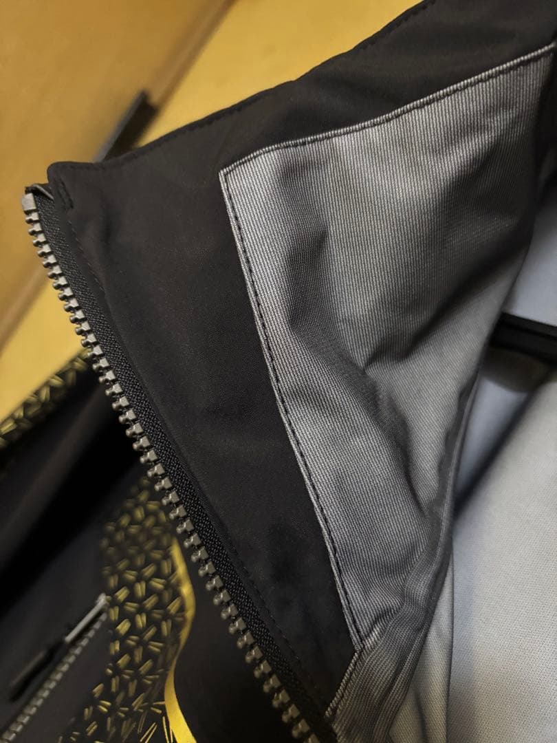 【新品未使用品】リミテッドプロ　ゴアテックスプロレインスーツ　サイズL