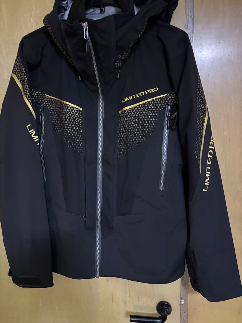 【新品未使用品】リミテッドプロ　ゴアテックスプロレインスーツ　サイズL