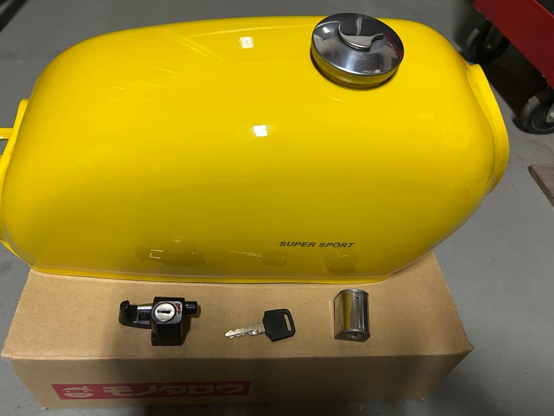 renエイプ50　社外タンク　キャブ用