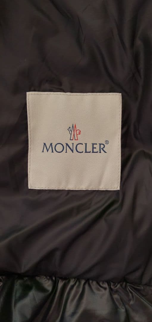 【断捨離中さん専用】【美品】モンクレールLUCILAダウンベスト