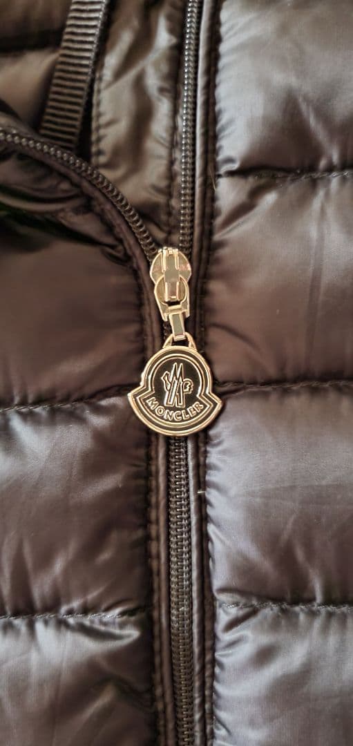 【断捨離中さん専用】【美品】モンクレールLUCILAダウンベスト