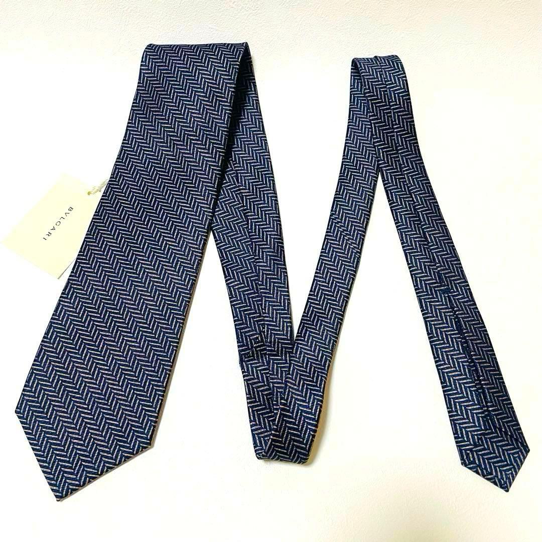 【極美品】ブルガリ セッテピエゲ ネクタイ ロゴ シェブロン ネイビー ピンク