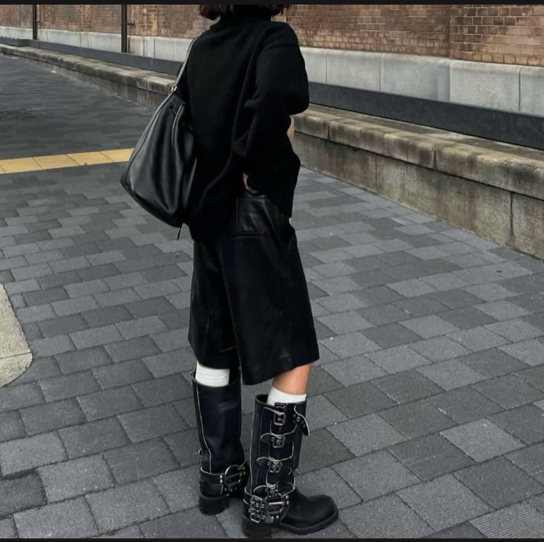 【新品未使用タグ付き】oksoonオクスンフェイクレザーハーフパンツ