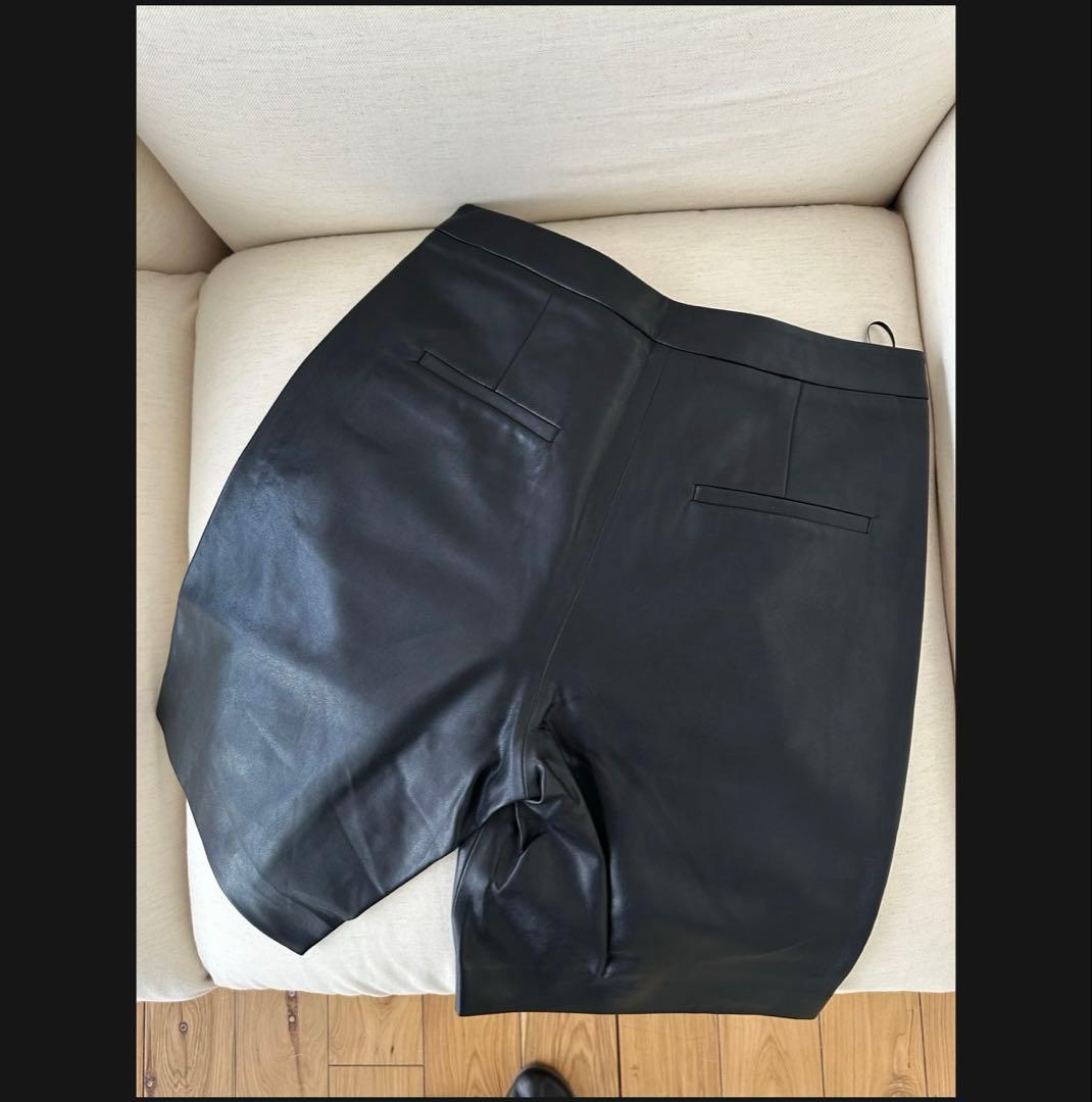 【新品未使用タグ付き】oksoonオクスンフェイクレザーハーフパンツ