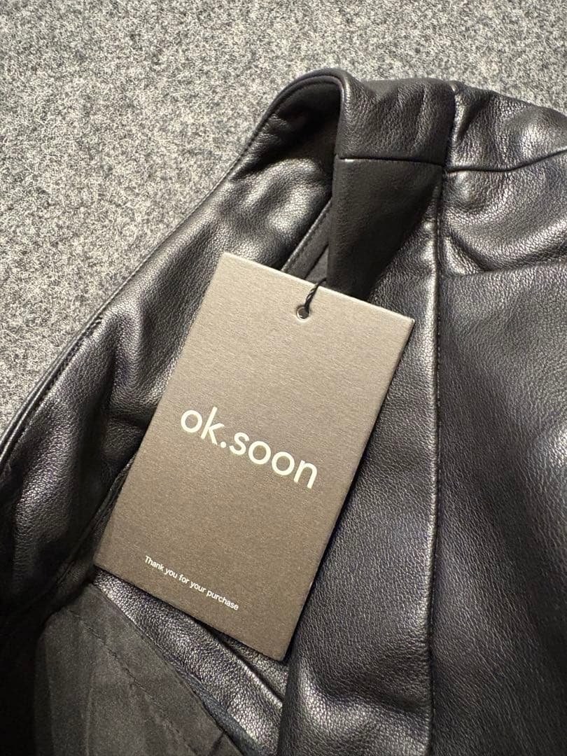 【新品未使用タグ付き】oksoonオクスンフェイクレザーハーフパンツ