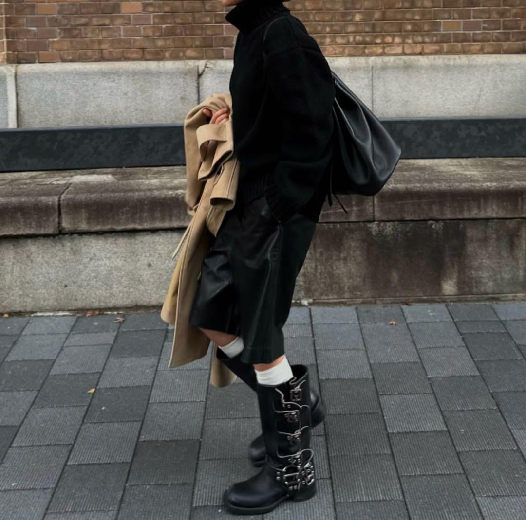 【新品未使用タグ付き】oksoonオクスンフェイクレザーハーフパンツ