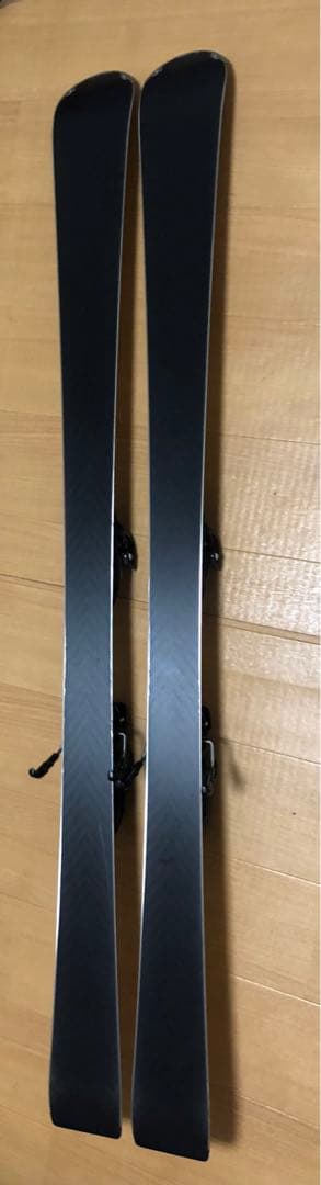 ドイツブランドのフォルクル　バインディング付きスキー板 とブーツのセット