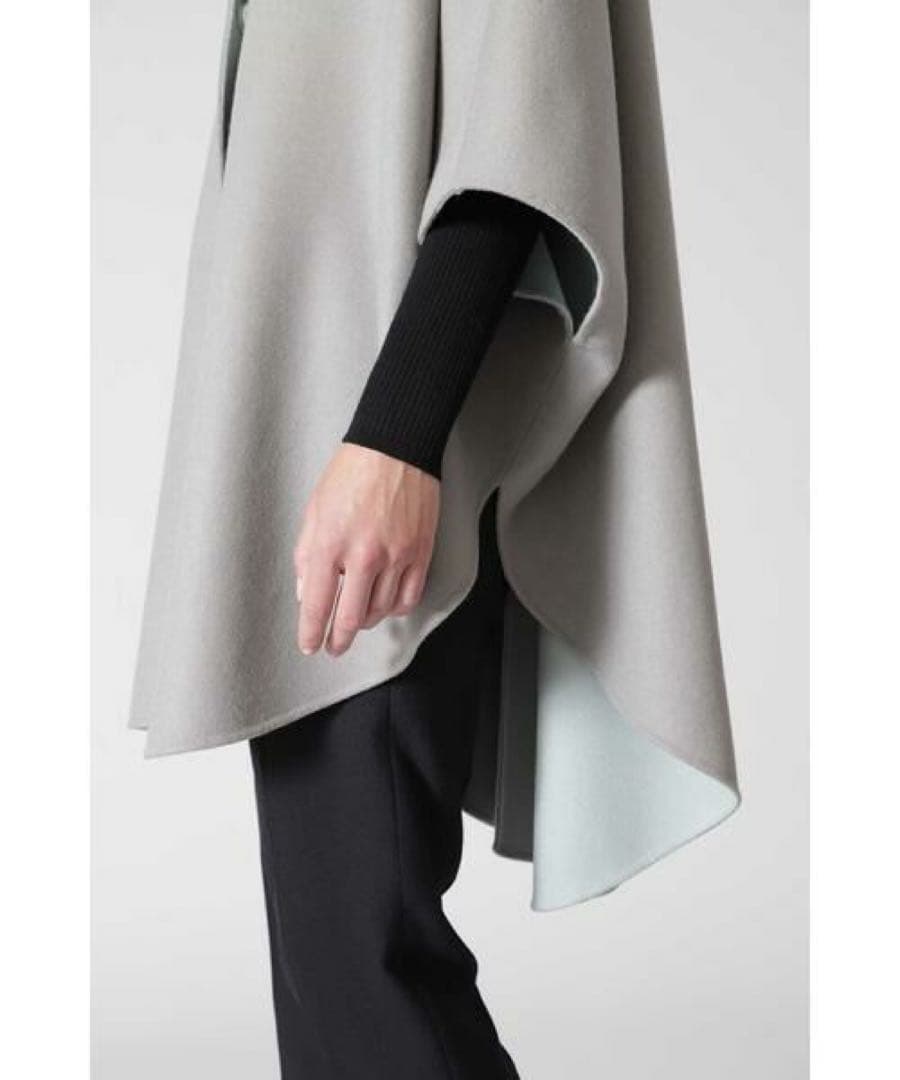 ADORE アドーア⭐️ ツートンリバーフードコート　ポンチョコート