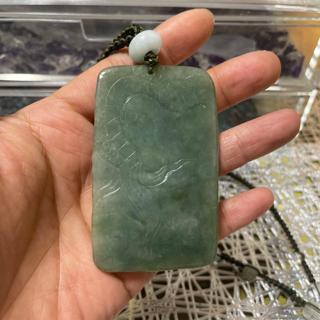 本翡翠　龍彫り(国内鑑定書付き)