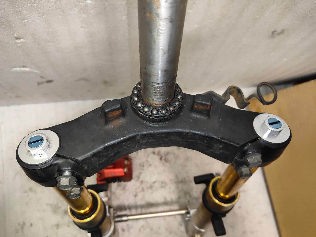 シグナスX 用 30パイ RPMレーシング製フォーク ラジアルキャリパー付き