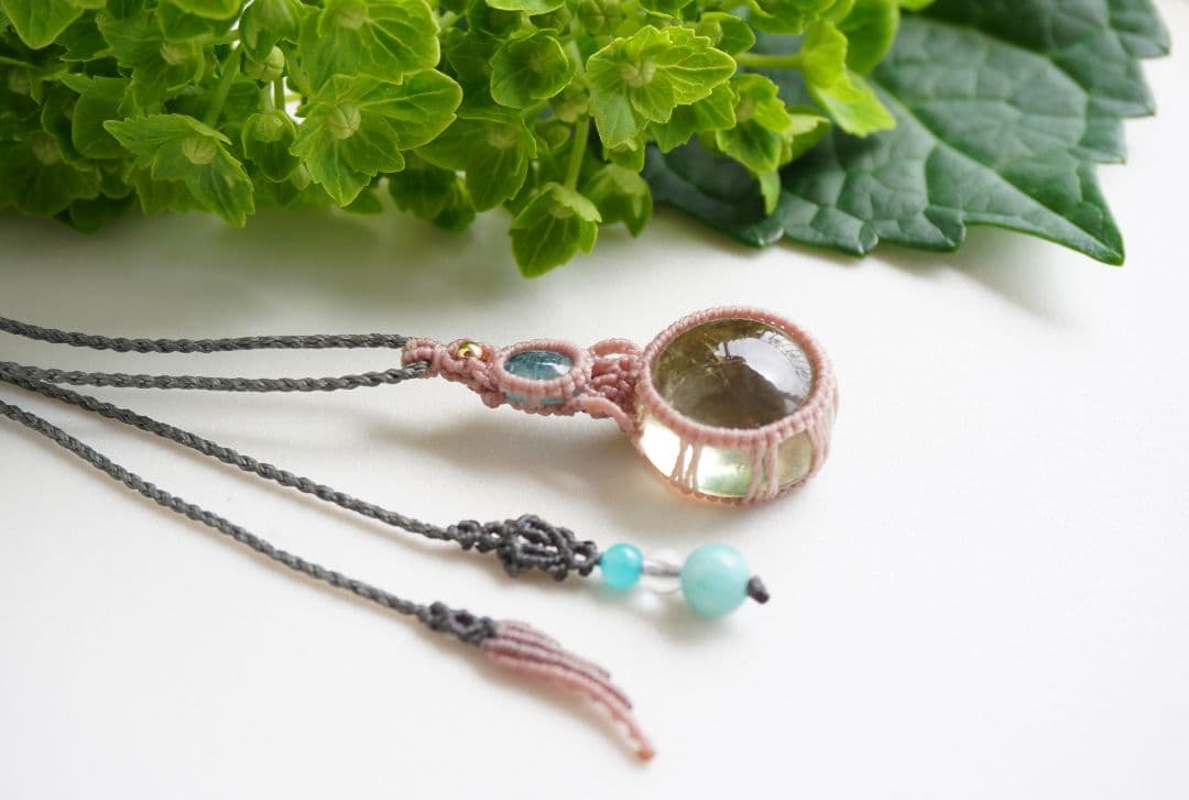 《山霞》グリーンアメジスト　グリーンカイヤナイト　マクラメ　ネックレス