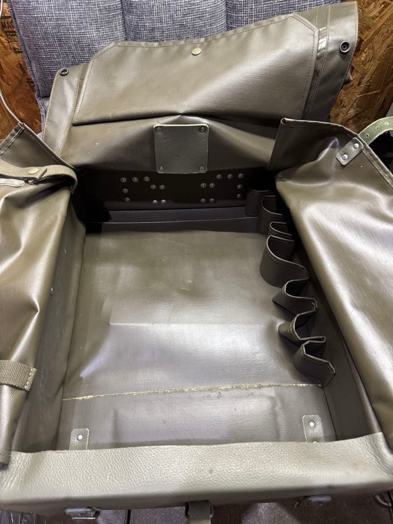 美品　1972年製 スイス軍 メディカル 医療バッグ　当時物 軍放出品　レア