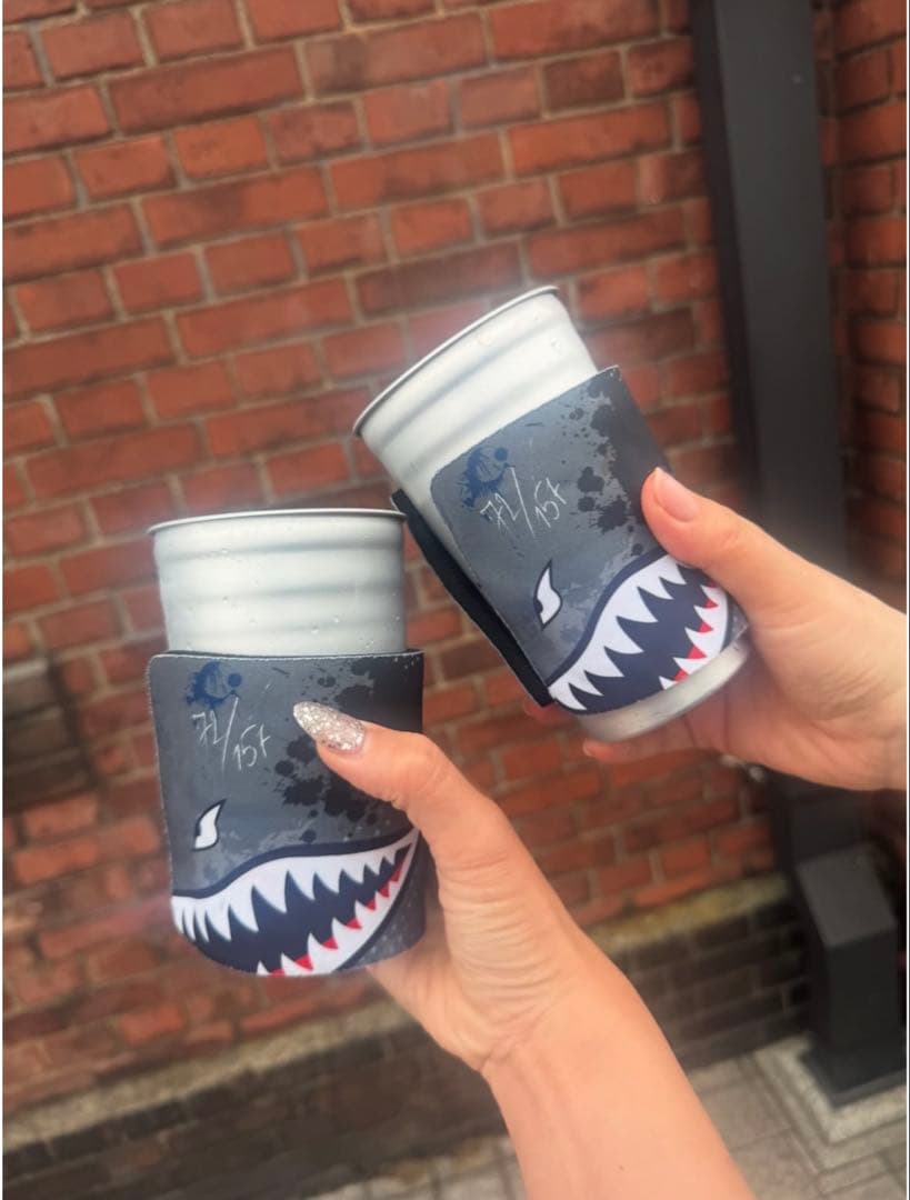 セット販売　H&Oサメ　パイントグラス　2個　サメクージー１つ