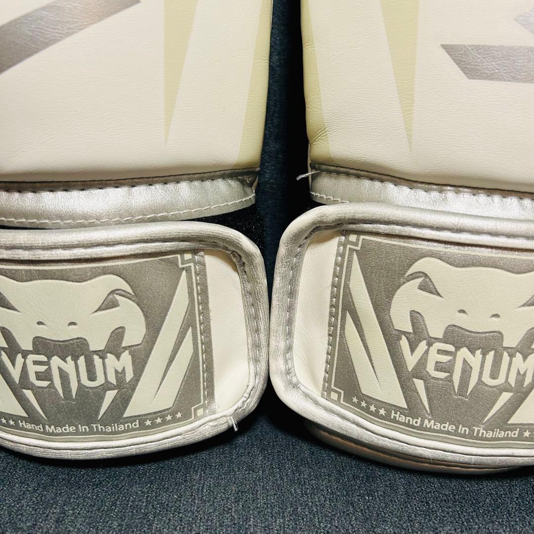 VENUM ボクシンググローブ 12oz ホワイト