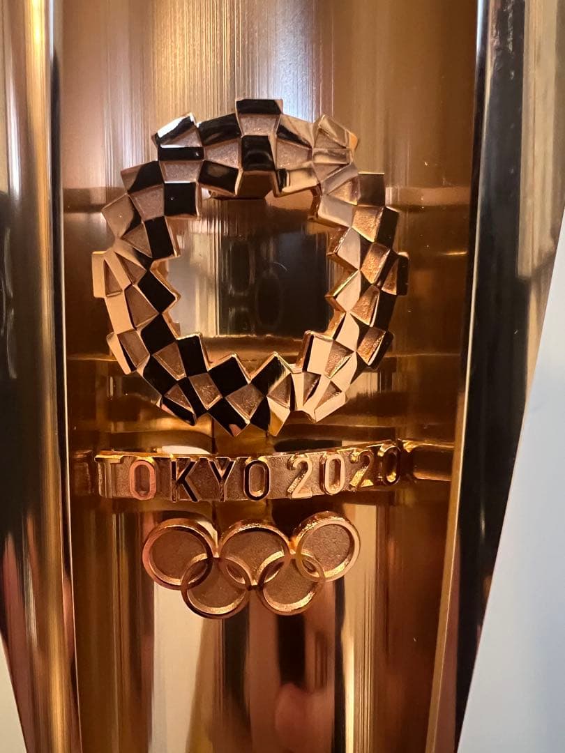 東京オリンピック2020聖火トーチ【ユニフォーム・トーチ専用アクリルケース付き】