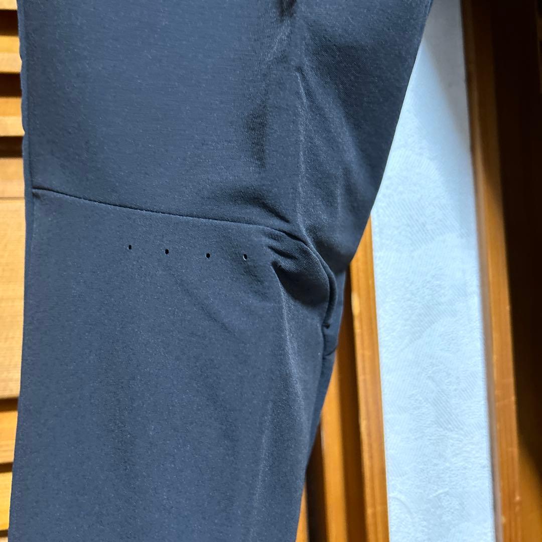 デサントパンツ　ストレッチ　ブラック