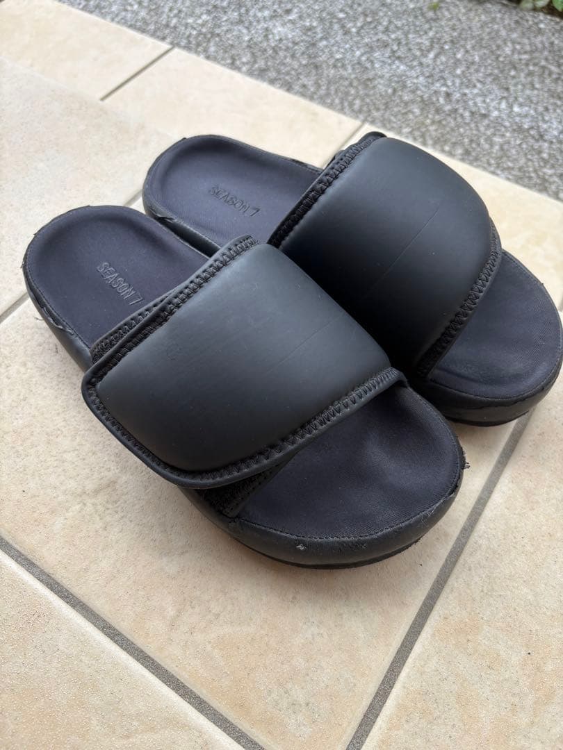 yeezy season 7 サンダル　テテ着用