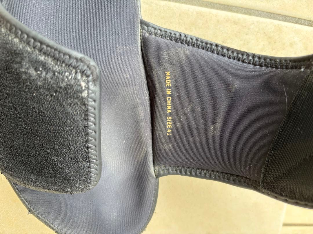 yeezy season 7 サンダル　テテ着用