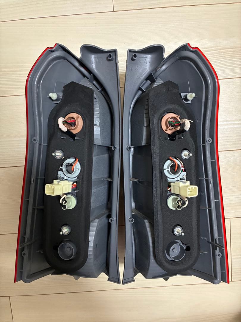 トヨタ 160系 プロボックス テールランプ 電球付き 左右セット