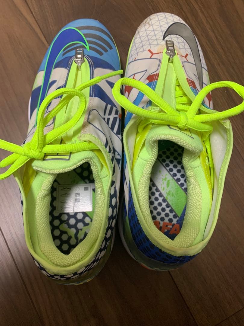 Nike テニスシューズズームケージ3 ナダルモデル