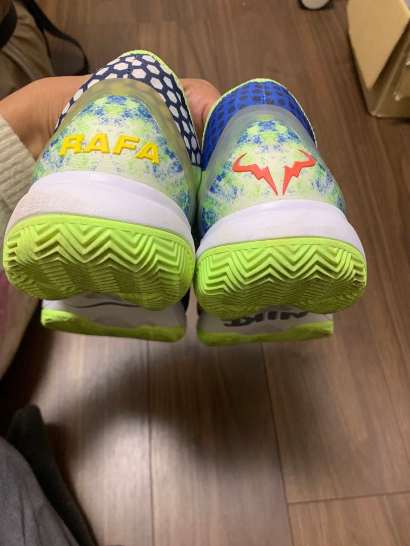 Nike テニスシューズズームケージ3 ナダルモデル