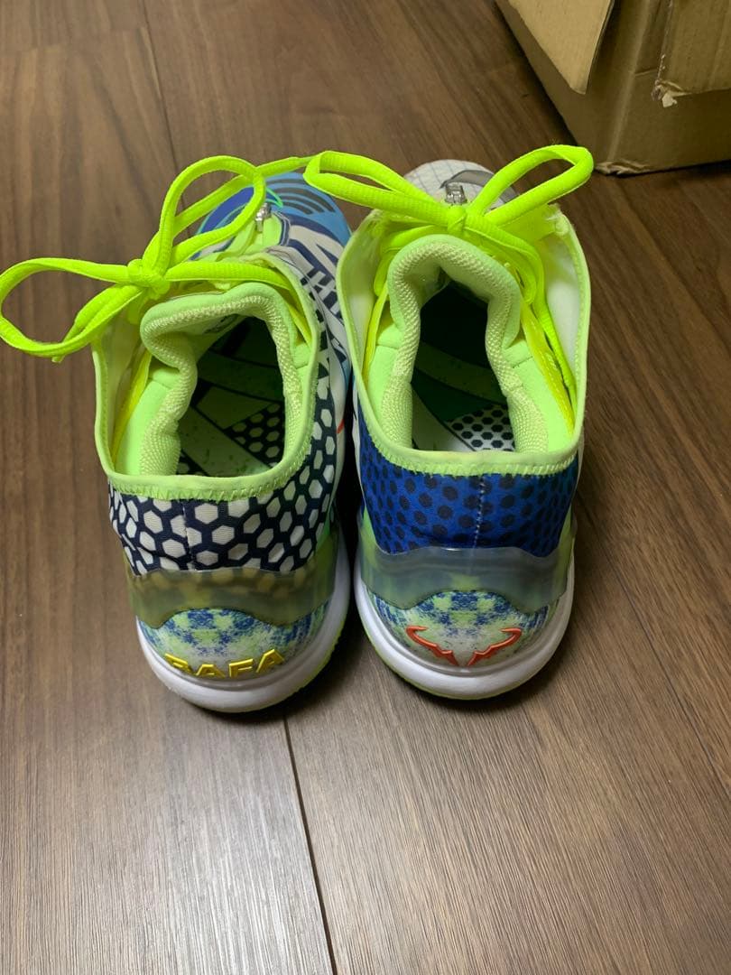 Nike テニスシューズズームケージ3 ナダルモデル