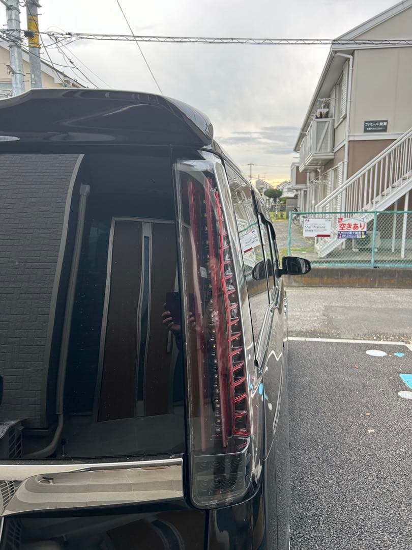 クリスタルアイ　ブラック　テールランプ　ノア　ヴォクシー　エクスクァイア　80系