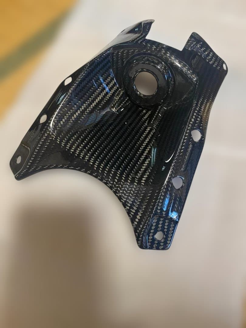 ＜新品未使用＞kawasaki　ZH2 カーボンファイバー「キーガード」