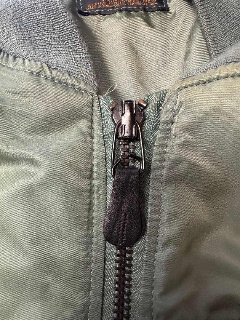 ALPHA社製U.S. AIR FORCE MA-1フライトジャケット