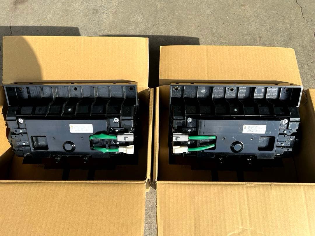 小糸製作所　LEDリアコンビネーションランプ 2連タイプ新車外し