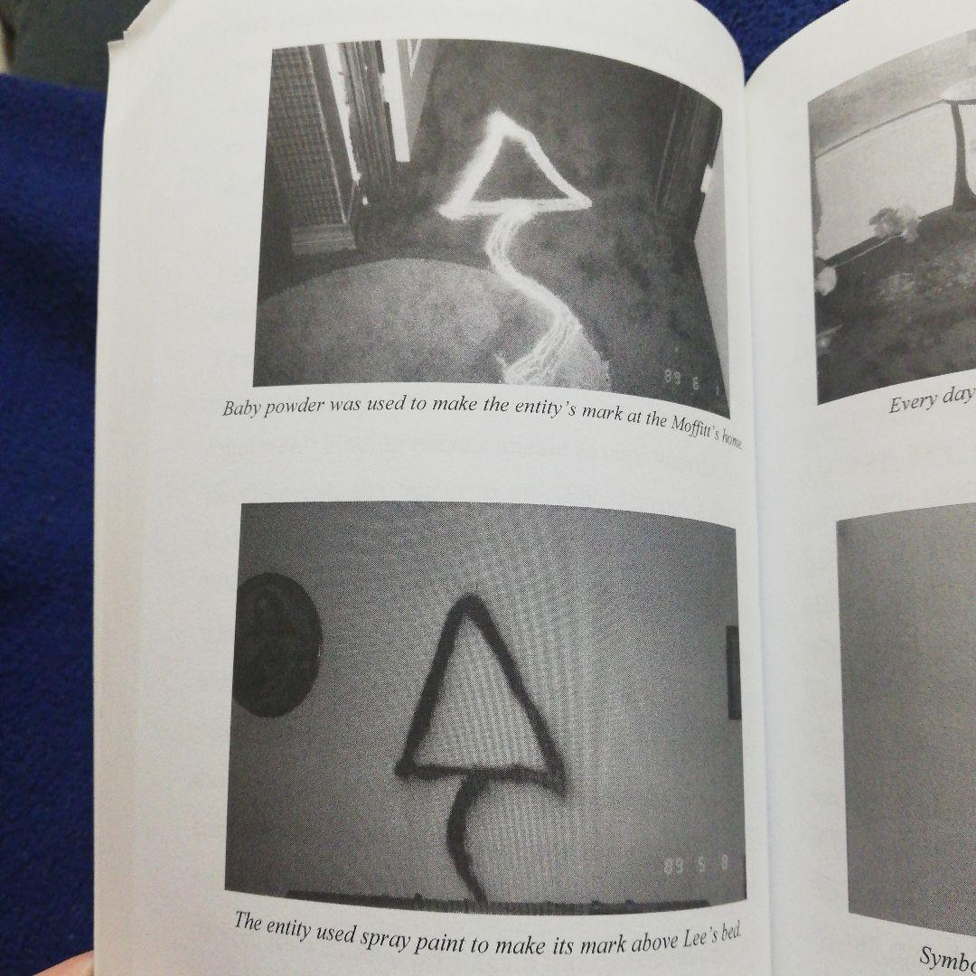 洋書 UNWELCOMED: The Moffitt Family Haunting