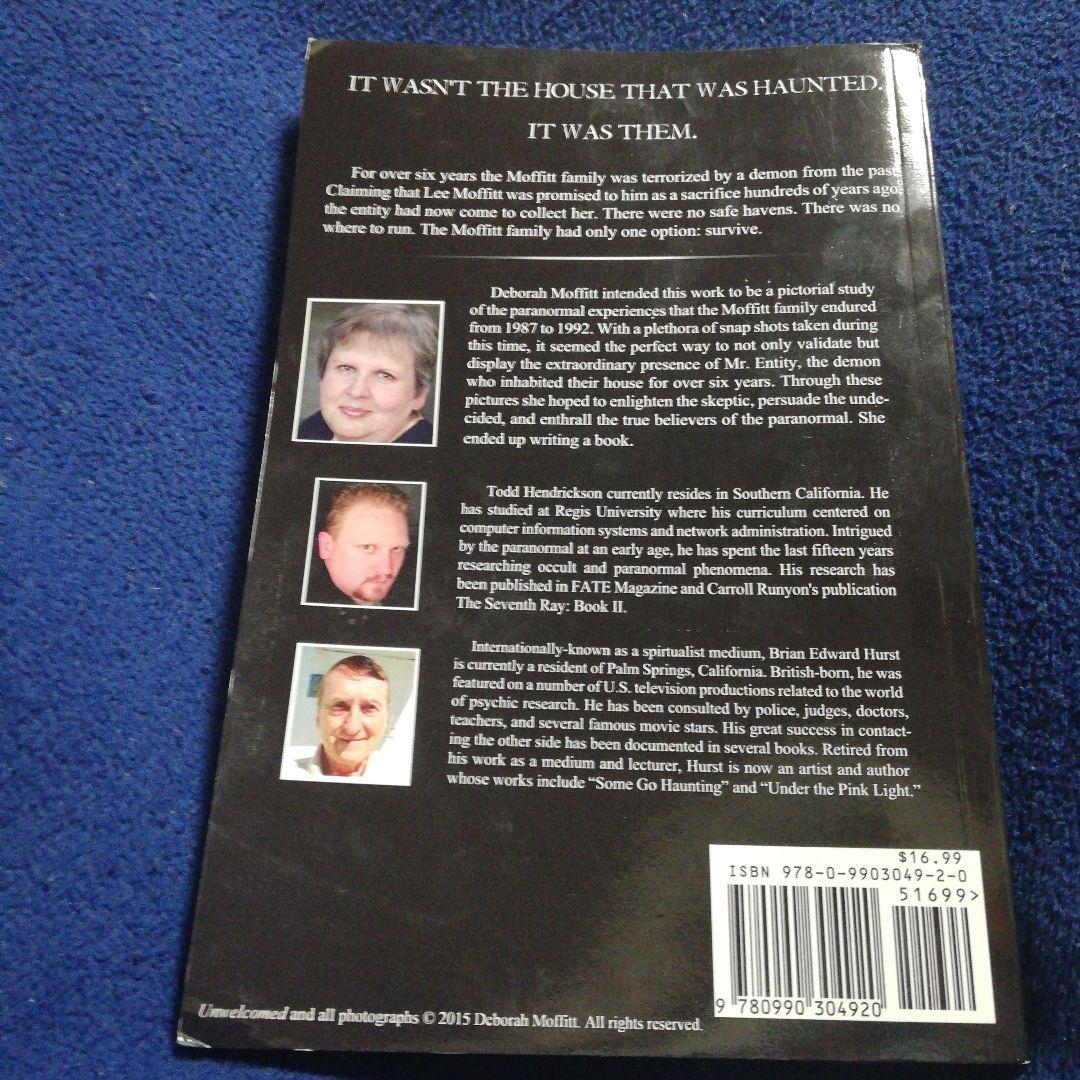 洋書 UNWELCOMED: The Moffitt Family Haunting