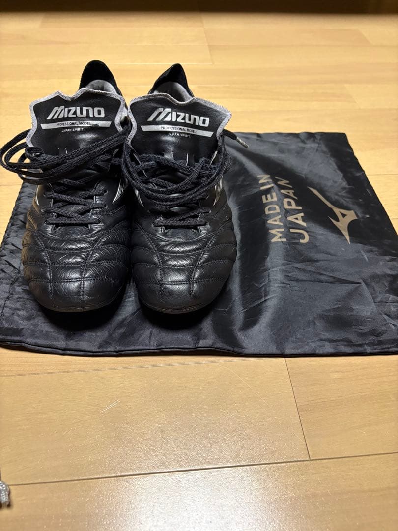 モレリアネオ4 ブラック＆シルバー 26.5cm