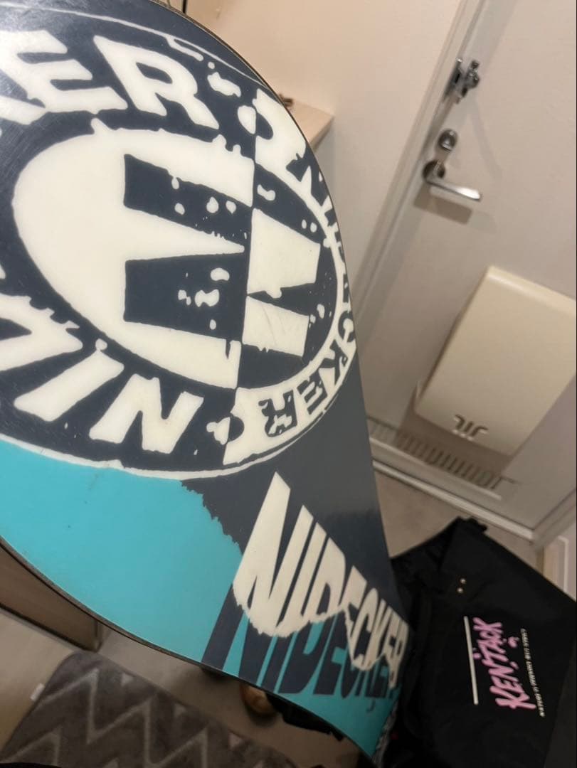 ナイデッカースノーボード板