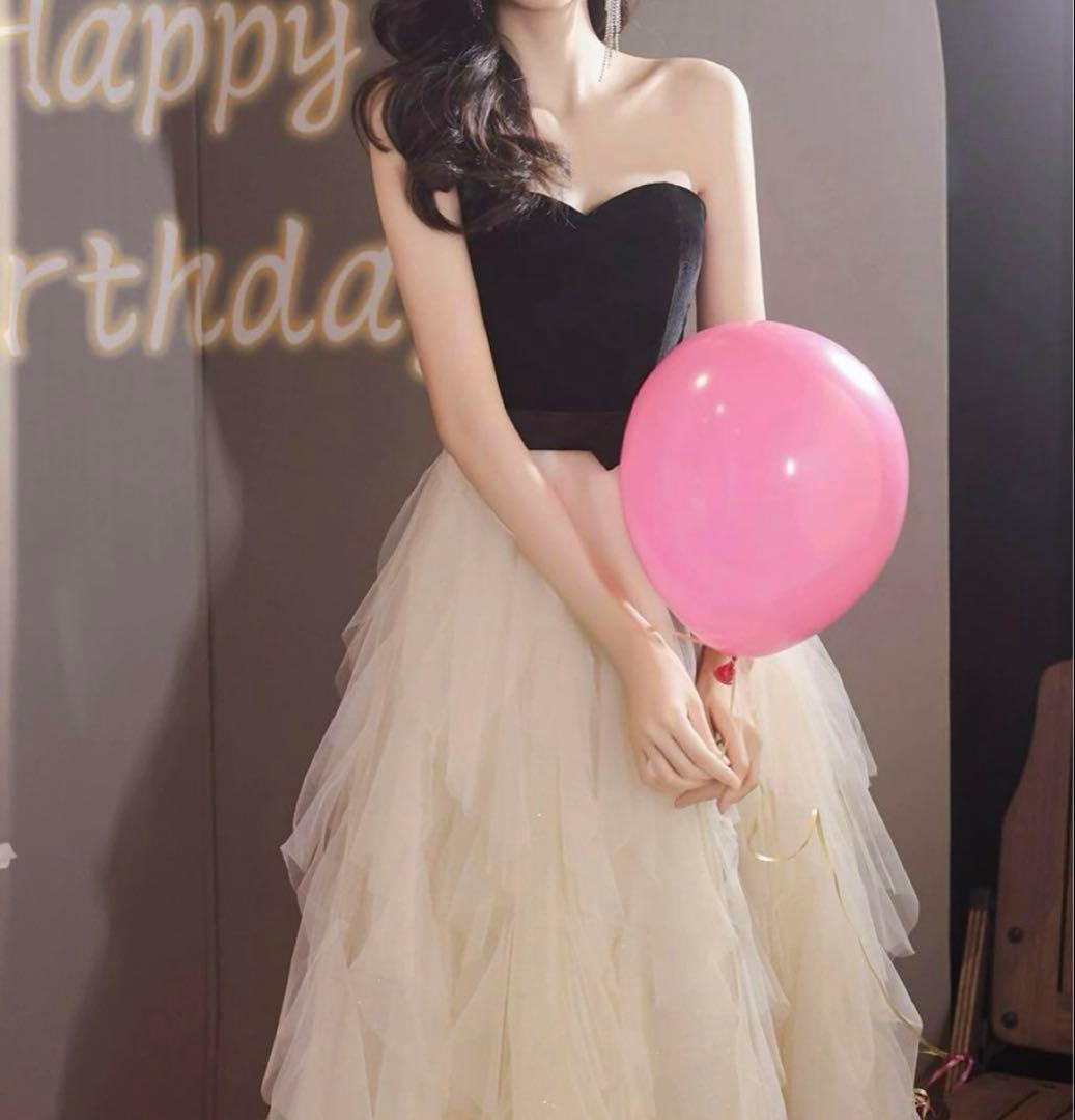 フリルのチュールスカートがオシャレ バイカラーベア ドレス