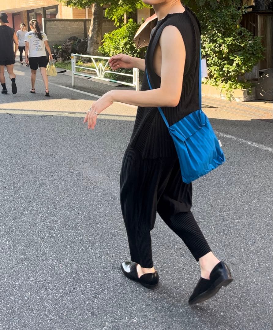 HOMME PLISSÉ ISSEY MIYAKE ブラックタンクトップ