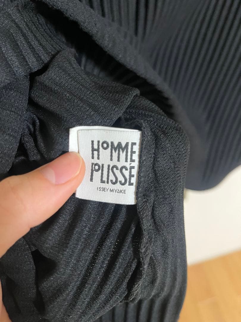 HOMME PLISSÉ ISSEY MIYAKE ブラックタンクトップ