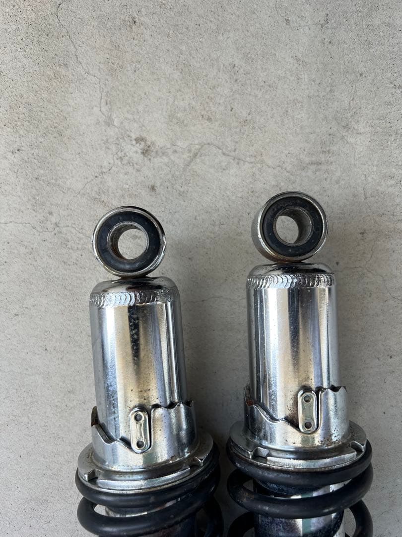 sr400 デイトナ　サスペンション