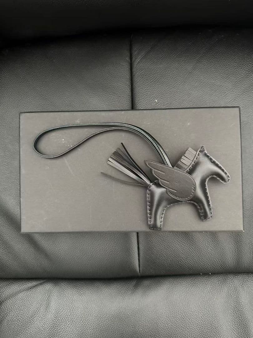 エルメス ブラック馬型チャーム F/W